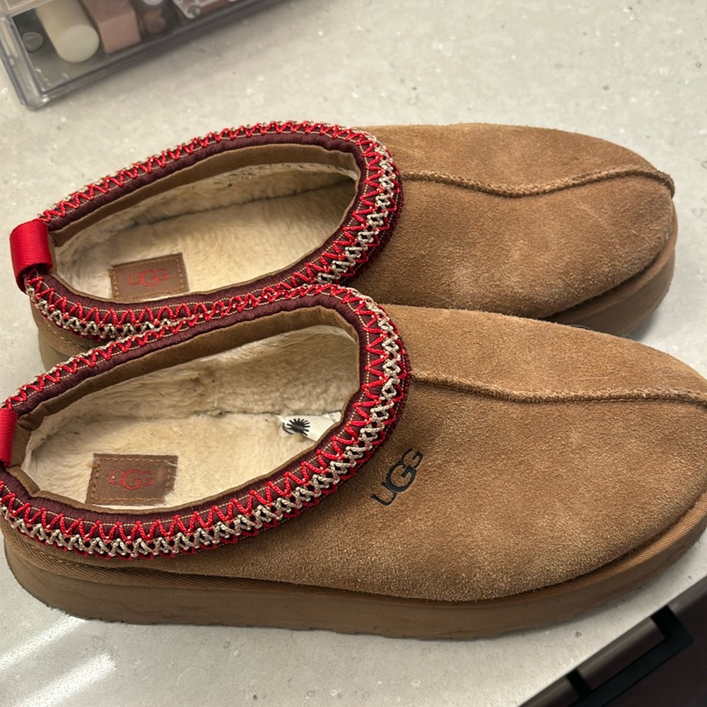 Ugg Tasman slide ons